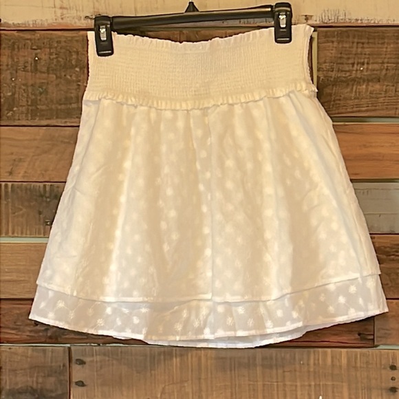 NWT Rails Addison Skirt with White Embroidered Daisies - Picture 5 of 5